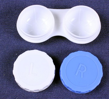 Contact lens container 