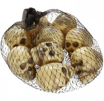 Kleine Totenköpfe im Netz:9 Stück, 5cm, weiss 