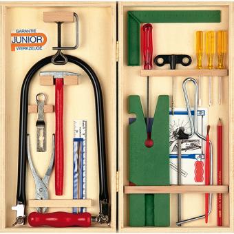 Fretsaw set in a wooden folding box 