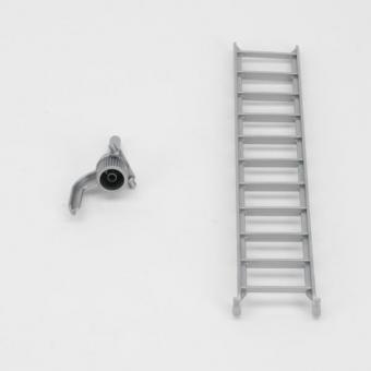Bruder: Beistell-Leiter und Rohr 